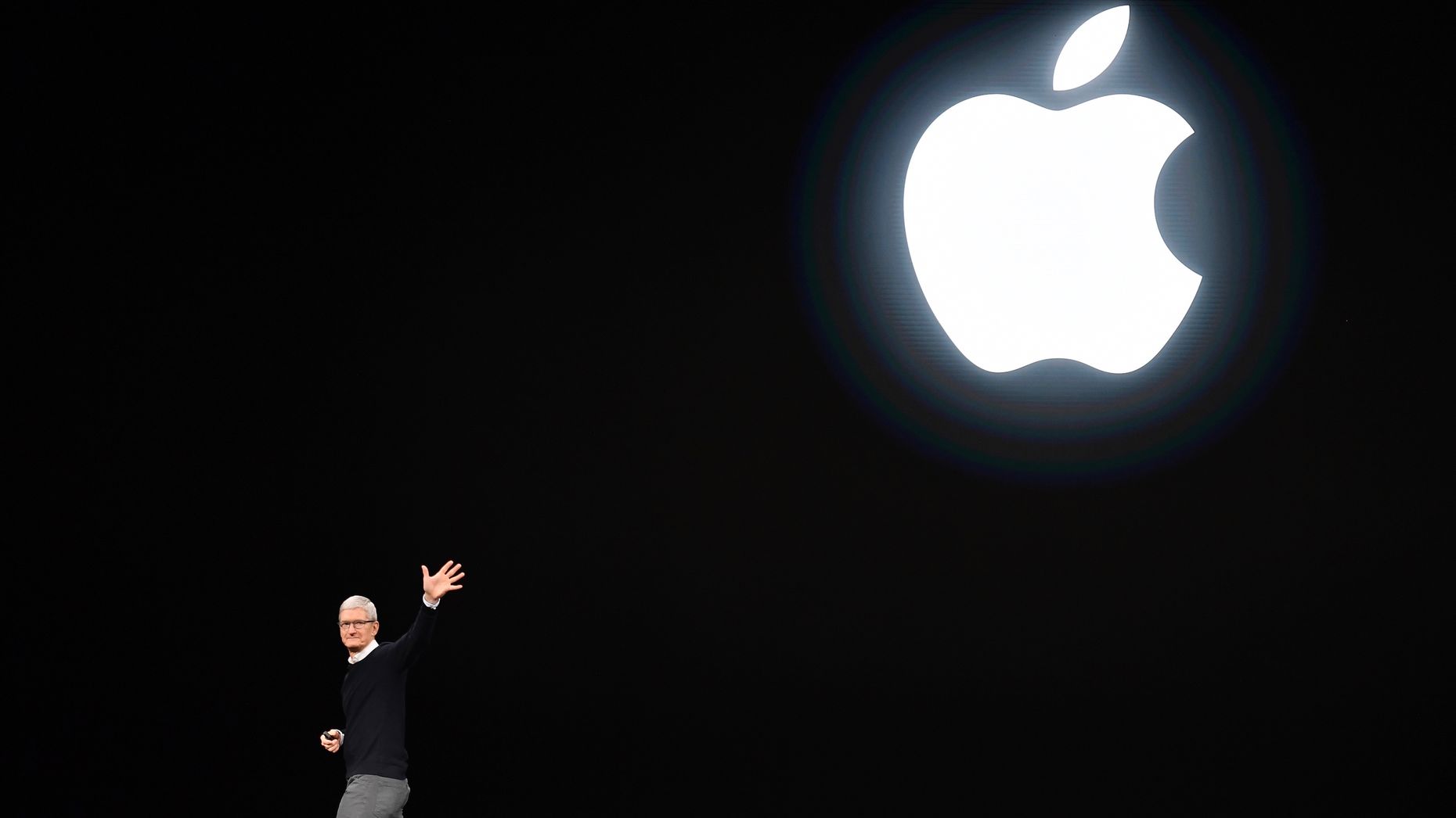 Apple Slashed Amazon Cloud Spending 50 Percent in Bid for Self ...